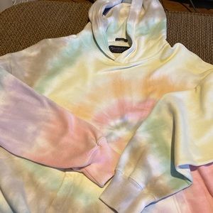 Abercrombie and Finch, tie-dye size xxs
